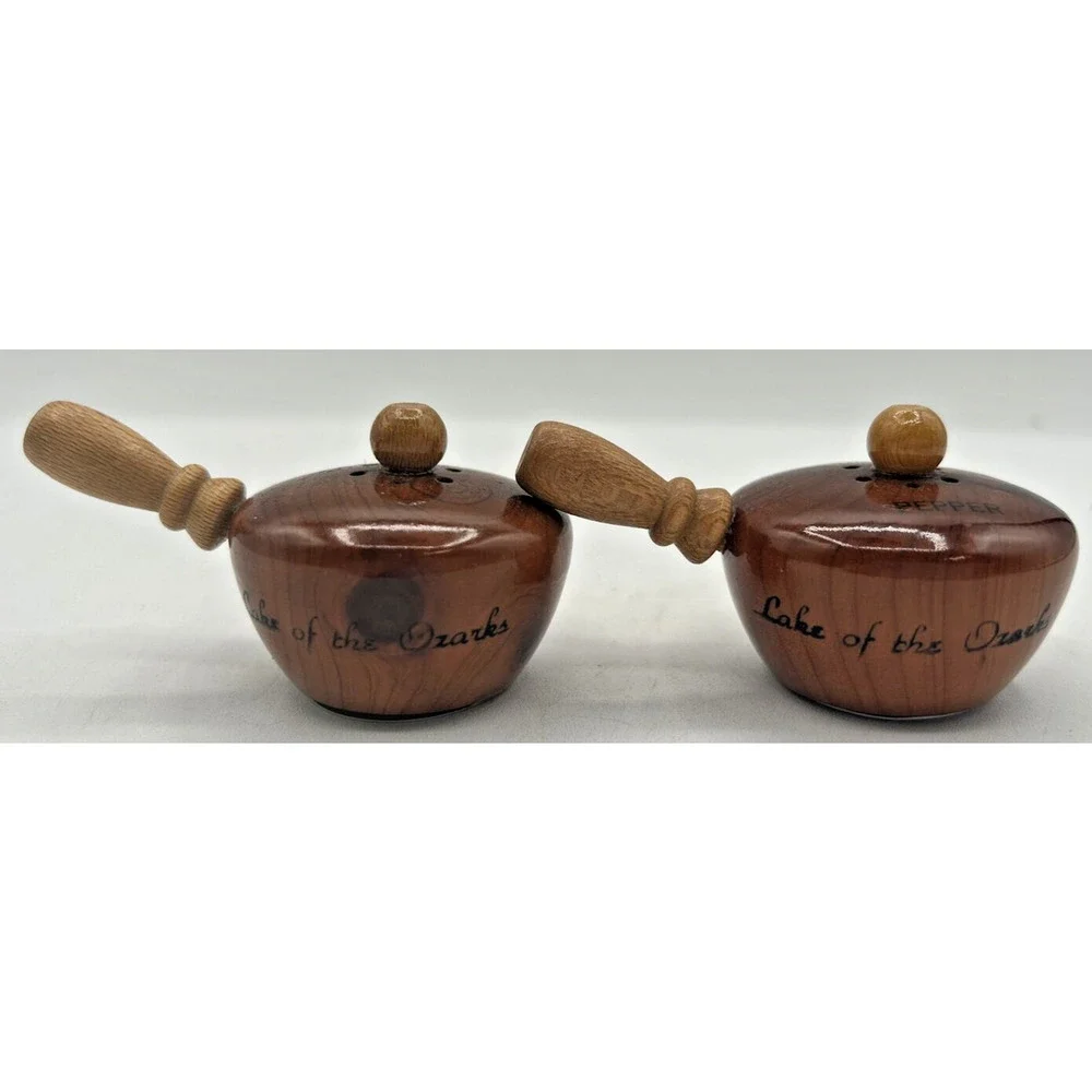 Vintage Retro Salt and Pepper Shakers‎ Wooden Pots U260/53